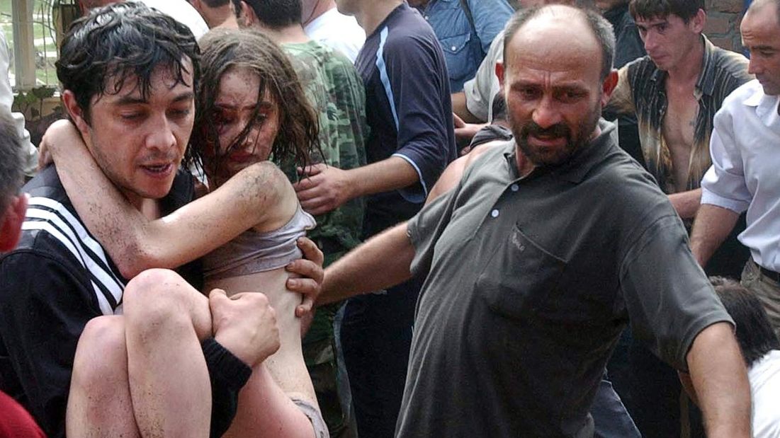 V Beslanu umřelo 186 dětí, stříleli je do zad. Zastavili bychom dnes masakr?